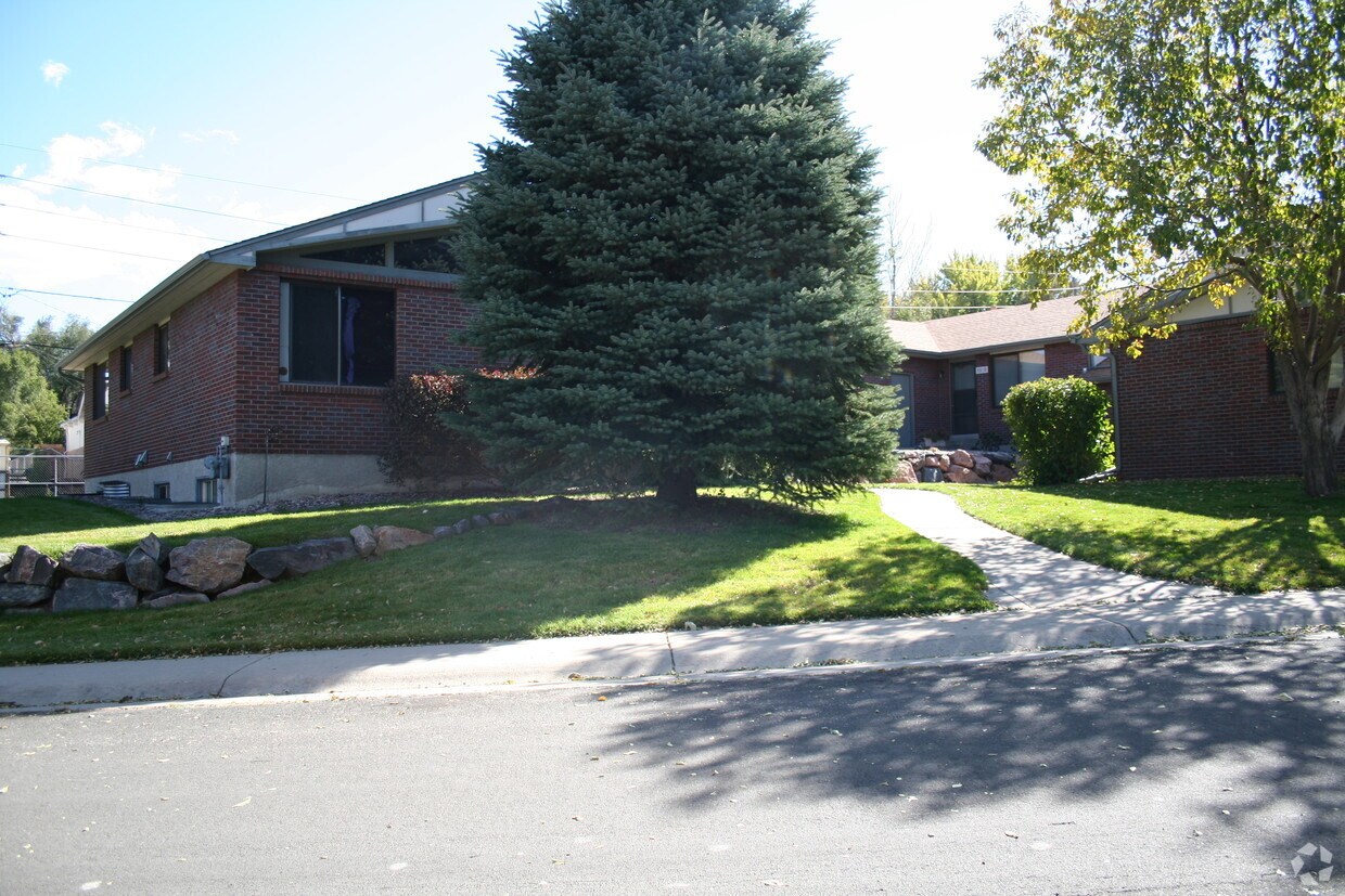 Primary Photo - 5304-5387 S Prescott St