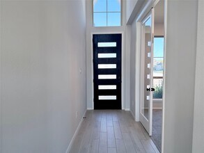 Building Photo - 10503 Shining Dawn Wy