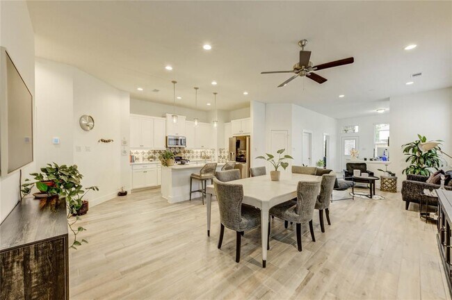 Foto del edificio - 27279 Lombard Wood Dr