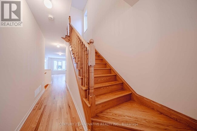 Photo du bâtiment - 2057 Horace Duncan Cres