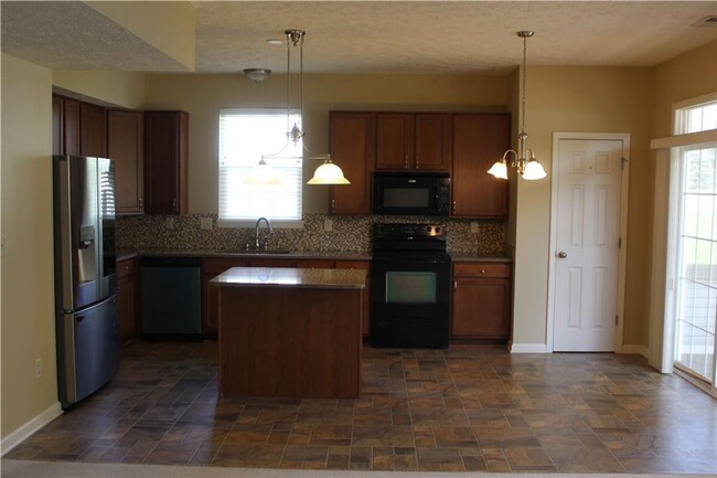 Building Photo - Beautiful 4 BR Home in Brownsburg!