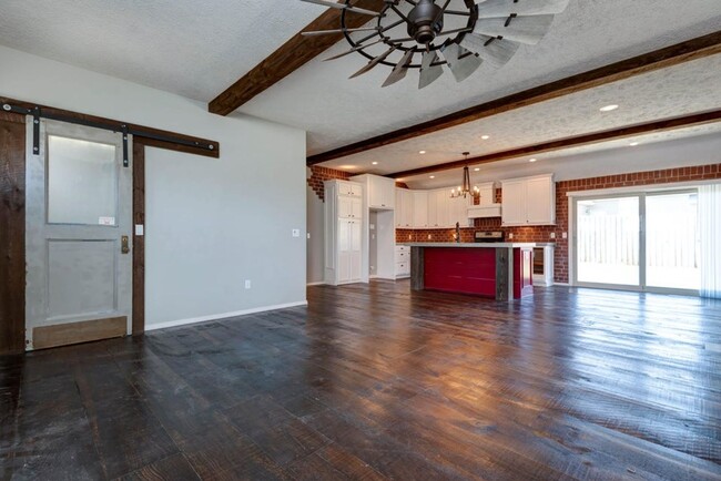 Foto del edificio - Republic Schools - Gorgeous 3 Bed 2 Bath 3...