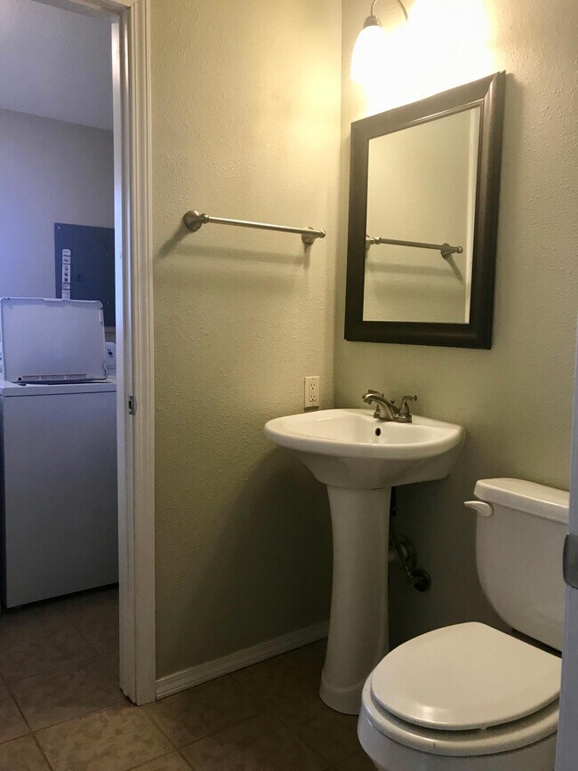 Foto del edificio - 1415 Willow Dr