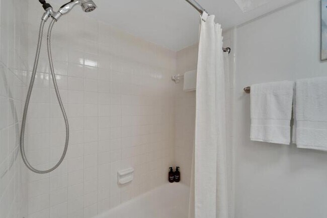 Foto del edificio - 505 66th Ave