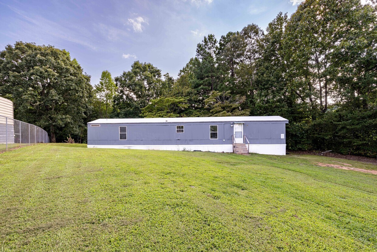 Primary Photo - 193 Poe Dr