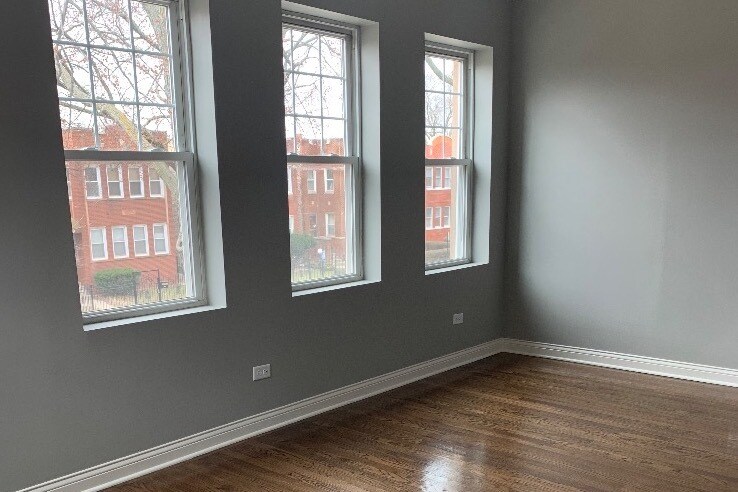 Living room - 1627 N Meade Ave