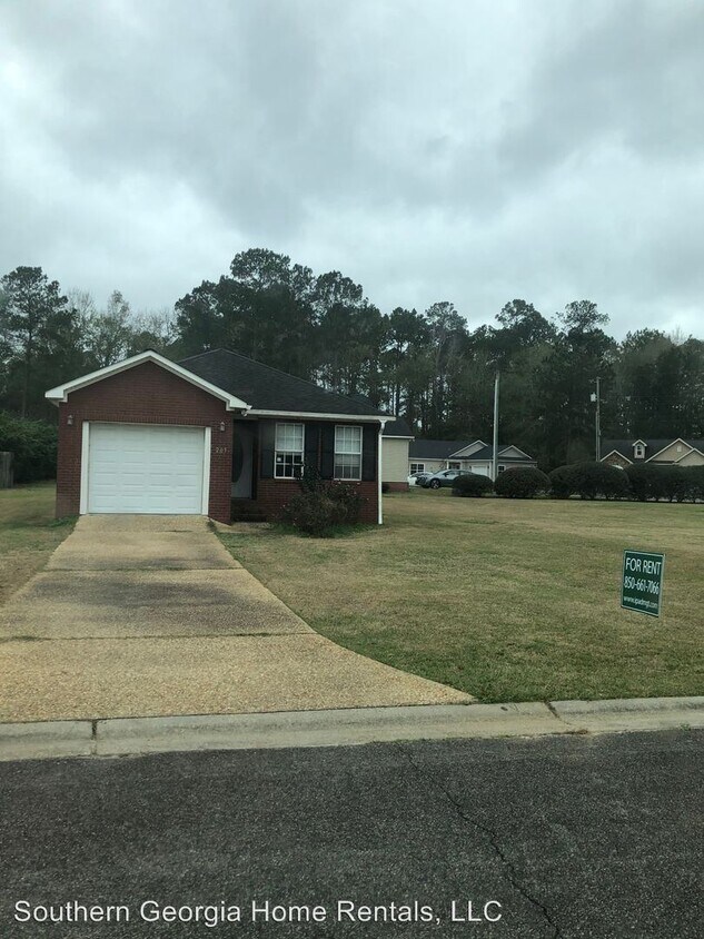 Primary Photo - 3 br, 2 bath House - 205 Pinecrest Blvd