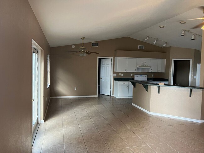 Foto del edificio - Winter Haven spacious 3/2 near Legoland!