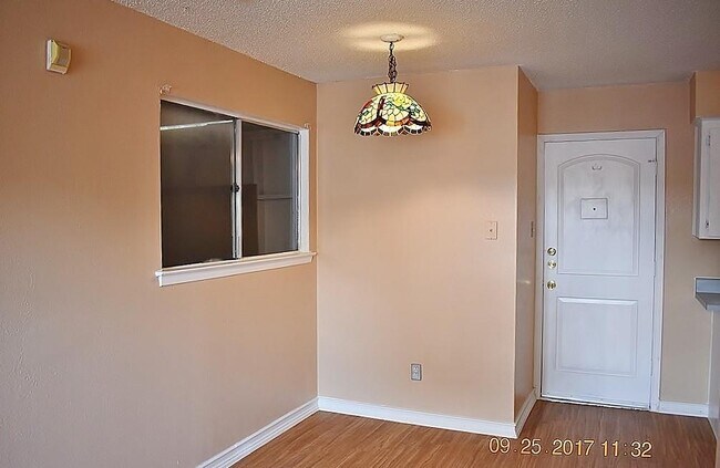 Building Photo - 1139 Hickory Trail