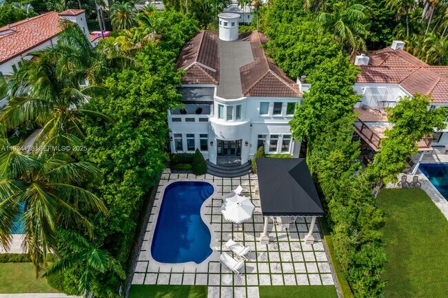 Building Photo - 315 E San Marino Dr