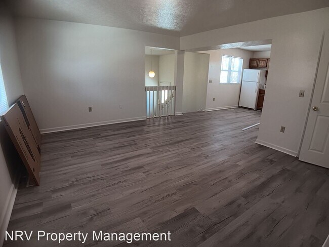 Foto del edificio - 4 br, 3.5 bath House - 270 Wakeman Court