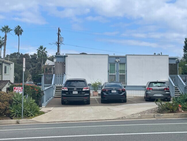 Building Photo - 929 3rd St