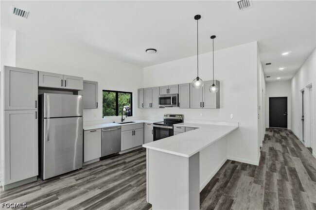 Foto del edificio - 603 Hawthorne Ave S