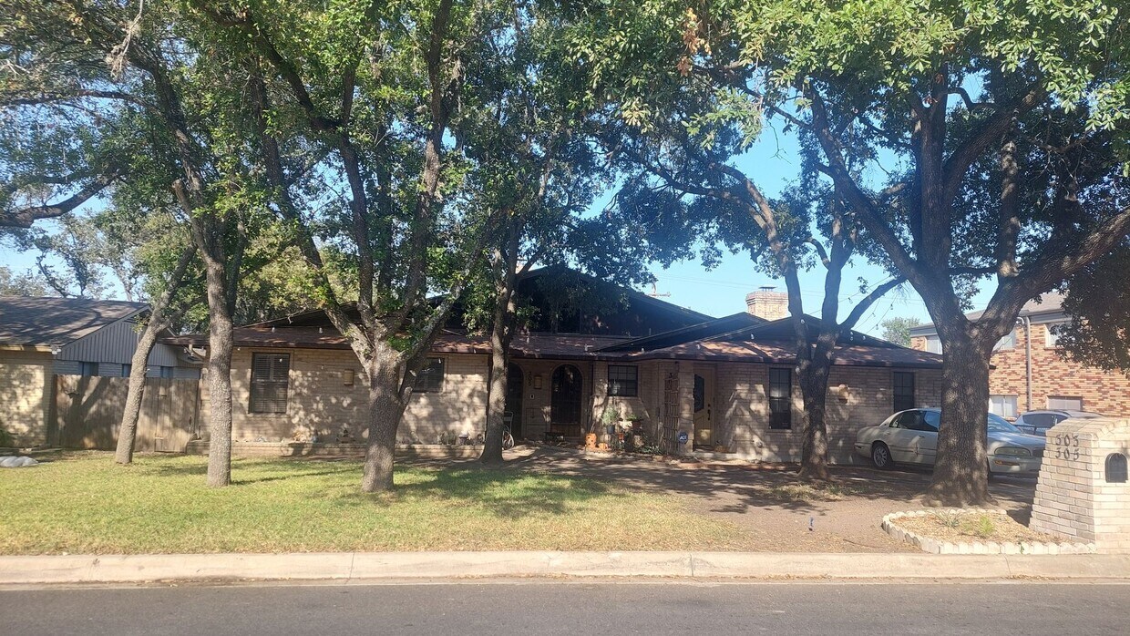 Primary Photo - Available NOW! North Central Harmony Hills.