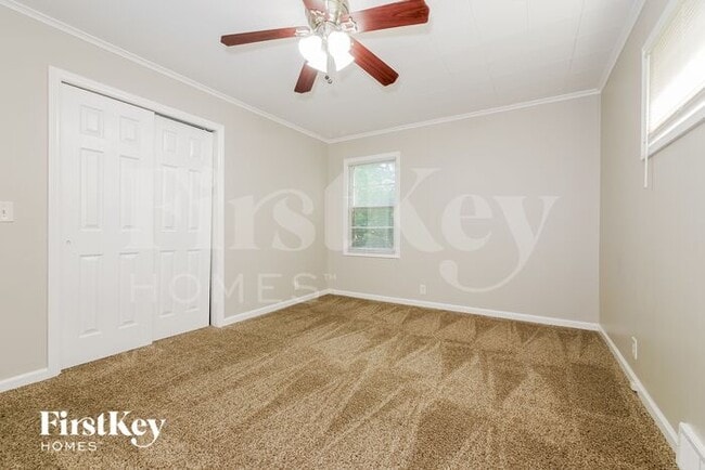 Foto del edificio - 7444 Blue Ridge Blvd