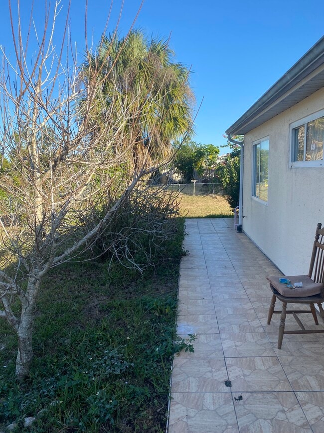 Building Photo - 8266 Trionfo Ave