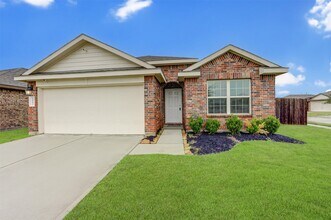 Building Photo - 8002 Carillon Way