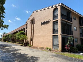 Building Photo - 2700 Coral Springs Dr