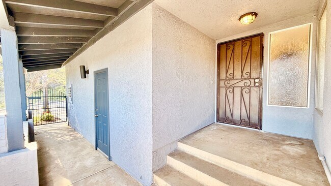 Foto del edificio - Sweet Two-Story Home with Amazing Views in Bonsall, Overlooking the San Luis Rey Downs Preserve!