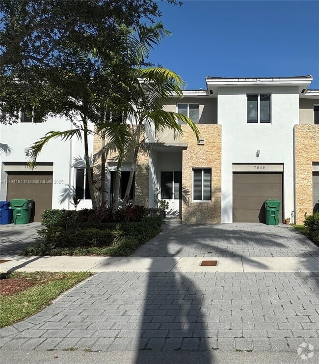 Building Photo - 17545 SW 150th Ct