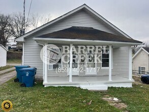 Building Photo - 413 Perryville St