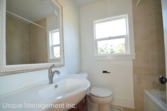 Building Photo - 3 br, 2 bath House - 3012 13th Ave S