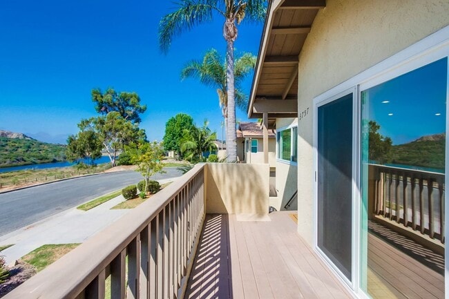 Building Photo - ***Beautiful 2-bedroom, 2-bathroom Townhom...