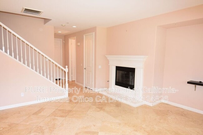 Building Photo - 3868 Lake Cir Dr