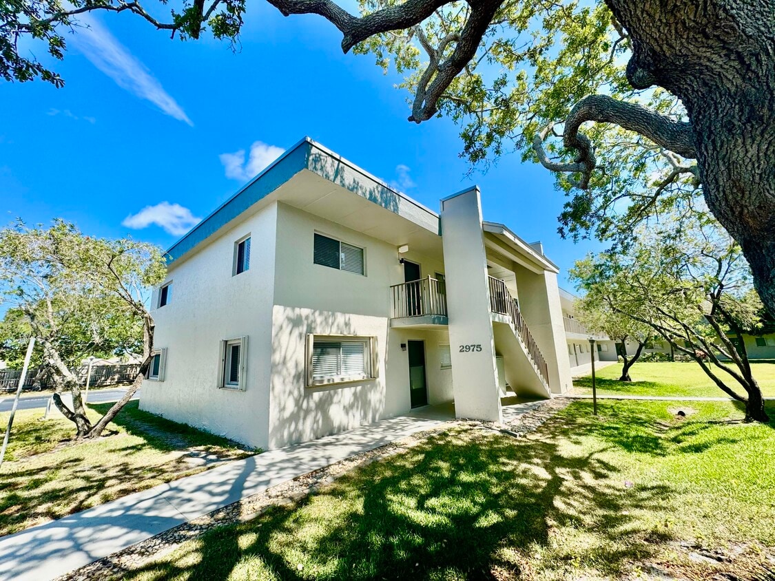 2975 Thrush Dr Unit 226, Melbourne, FL 32935 Condo for Rent in