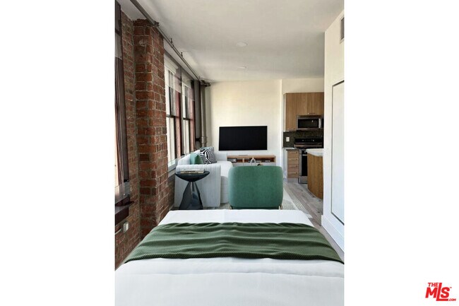Foto del edificio - 460 S Spring St