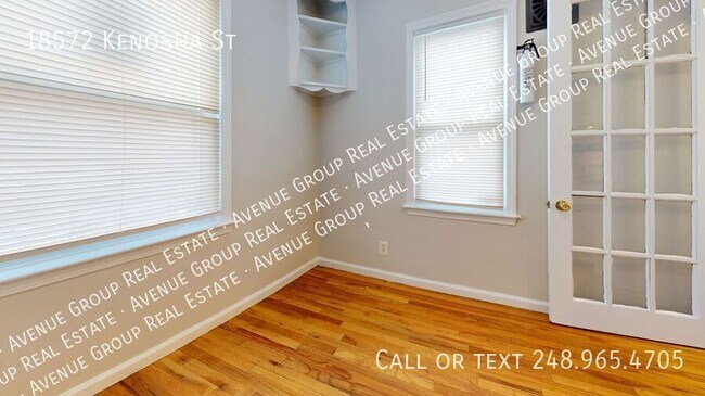 Foto del edificio - 18572 Kenosha St