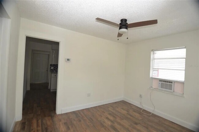 Foto del edificio - 402 Cardinal St