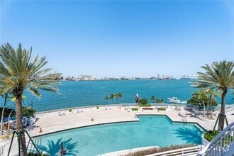 Building Photo - 848 Brickell Key Dr