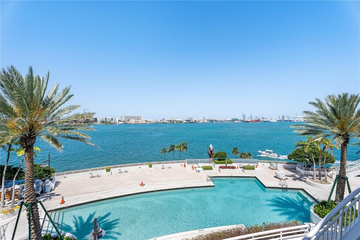 Primary Photo - 848 Brickell Key Dr