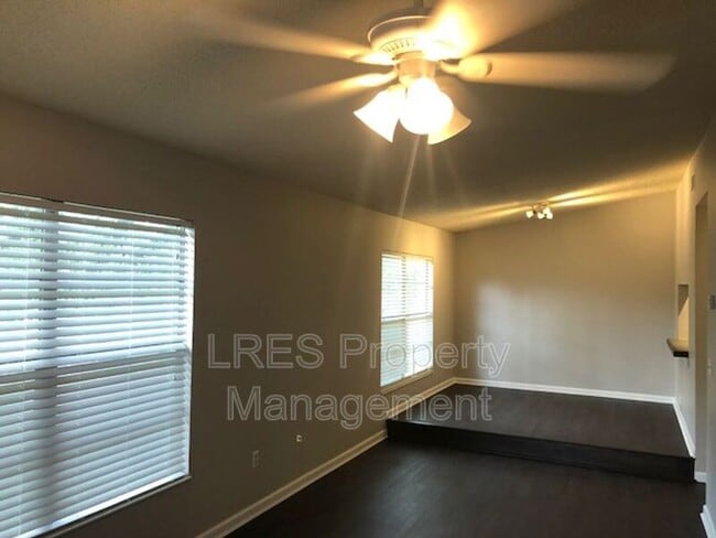 Photo - 1406 Northlake Drive House