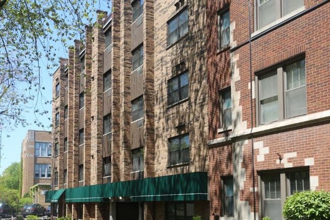 Building Photo - 675 W Wrightwood Ave