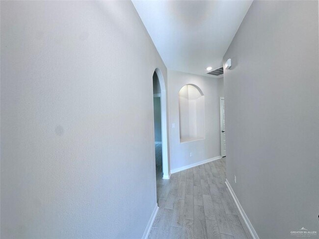 Building Photo - 8329 N 35th Ln