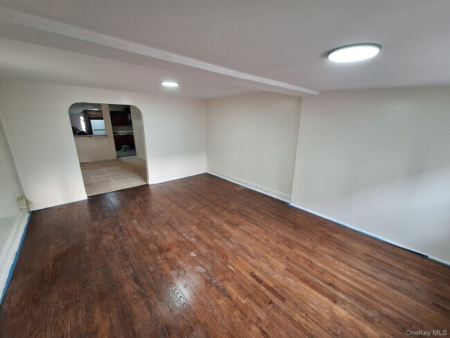 Foto del edificio - 90-43 170th St