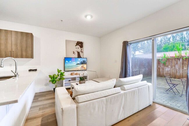 Foto del edificio - 171 NW 158th St