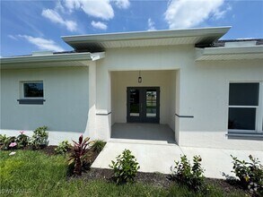 Building Photo - 3561 NE 9th Ave
