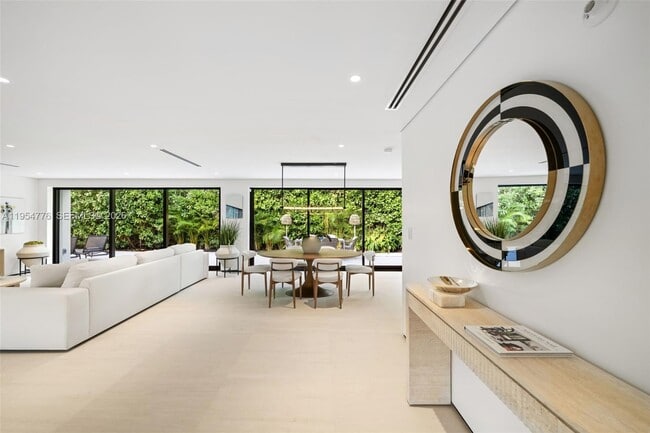 Building Photo - 222 E Rivo Alto Dr