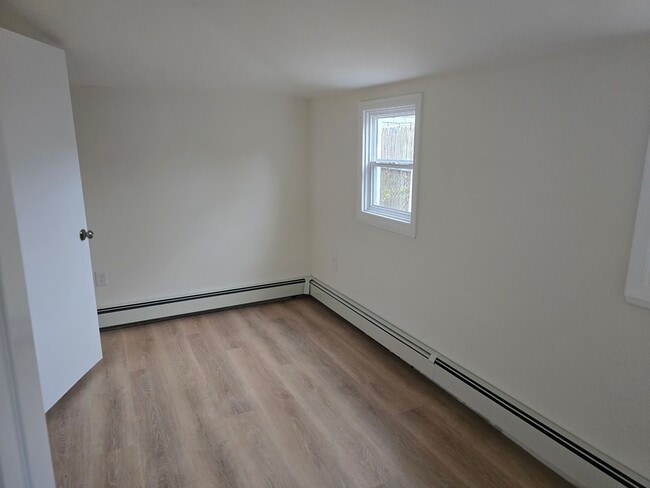 Building Photo - 1208 7th Ave