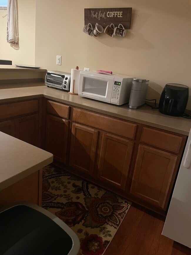 Foto del edificio - 42701 Ridgeway Dr