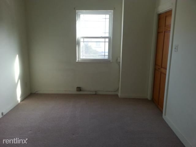 Building Photo - 601 Gross St