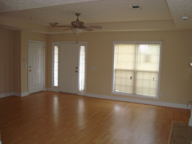 Foto del edificio - 3 Bedrooms 2 Baths Double Garage home, Gar...