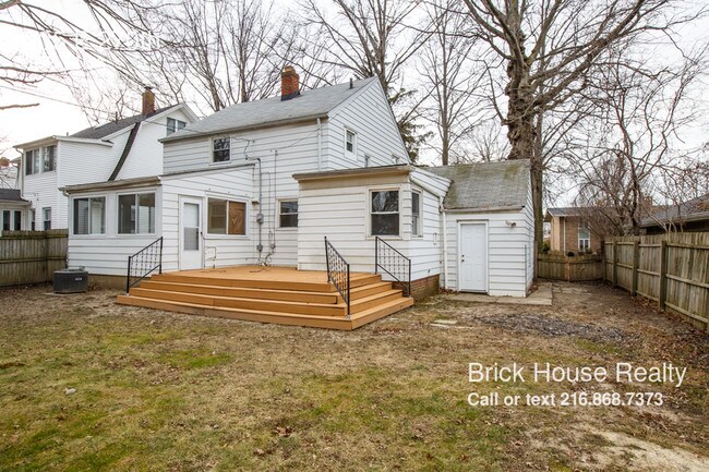 Building Photo - 235 E 270th St