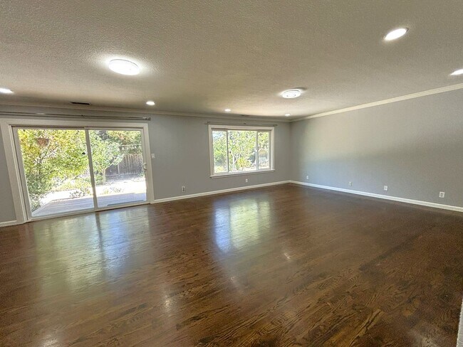 Foto del edificio - Welcome to your new Fremont Home - 4 Bedro...