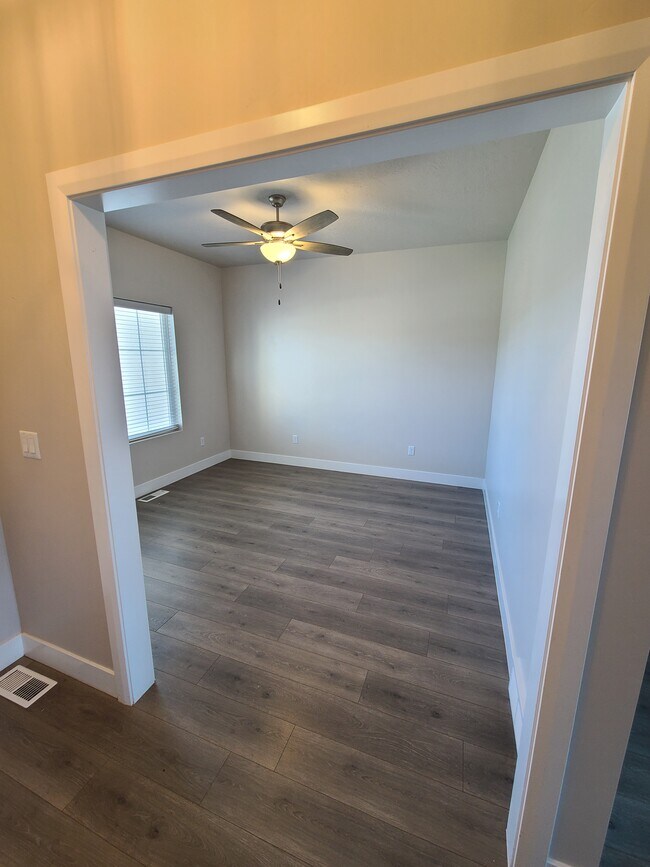 Foto del edificio - 2156 W War Admiral Ln