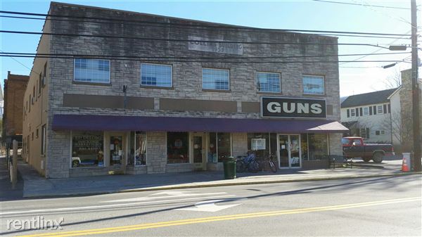 Primary Photo - 19 W Main St