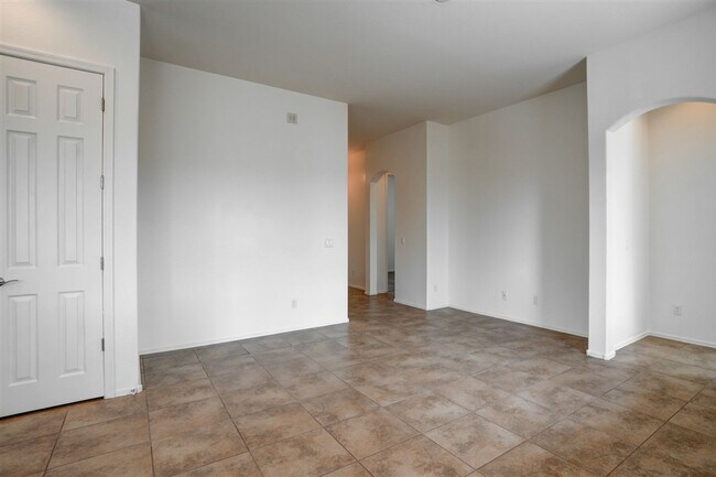 Building Photo - 3 Bedroom, 2 Bath Townhome in Granville!